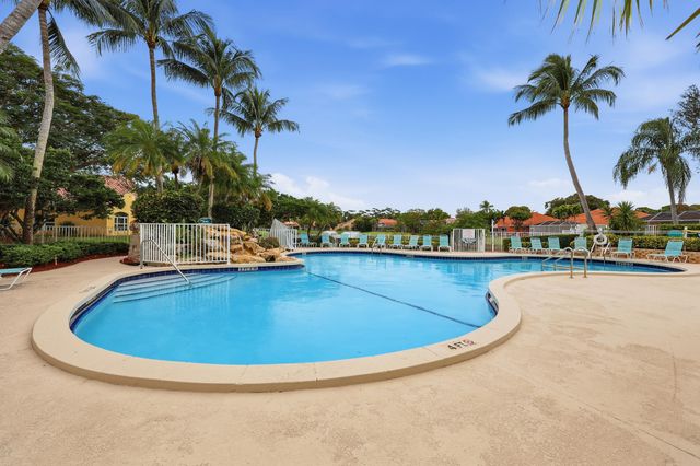 2013 Bonisle Circle, Riviera Beach, FL 33418