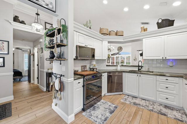 2013 Bonisle Circle, Riviera Beach, FL 33418