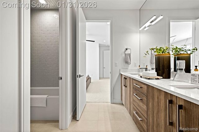 4512 Pinnacle Boulevard, Rochester, MI 48306