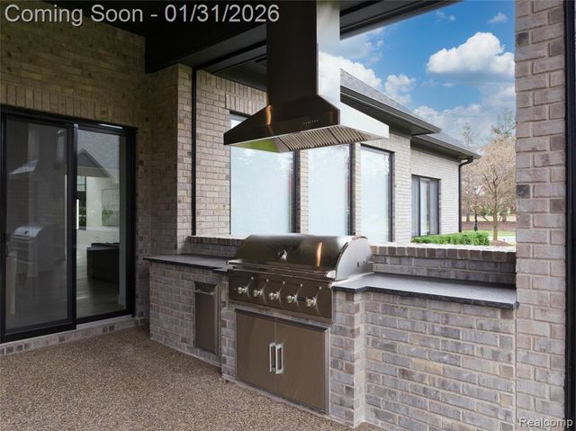 4512 Pinnacle Boulevard, Rochester, MI 48306