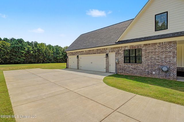 5042 Sophia Lane, Hernando, MS 38632