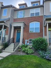 228 STATION PARK Circle, Grayslake, IL 60030