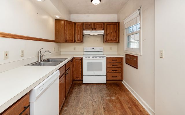 2010 44th Street, Des Moines, IA 50310