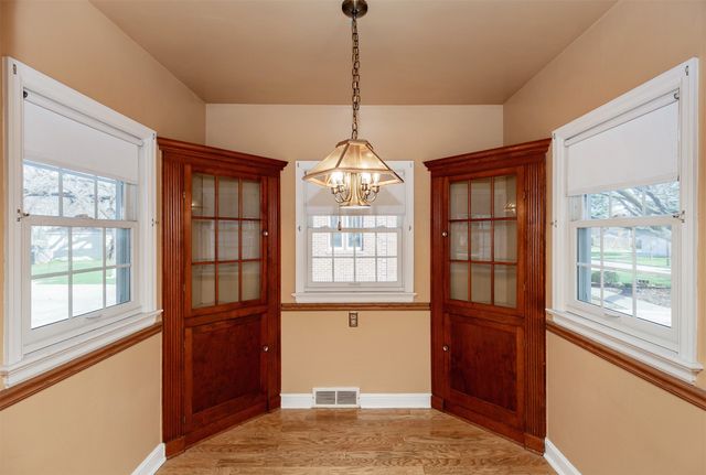 2010 44th Street, Des Moines, IA 50310