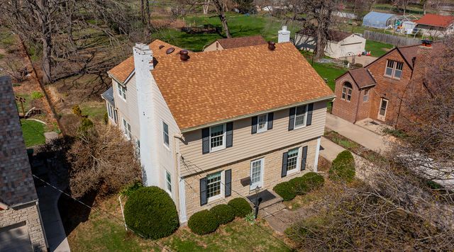 2010 44th Street, Des Moines, IA 50310