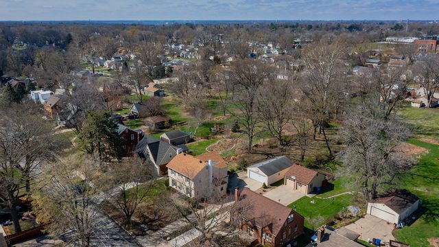 2010 44th Street, Des Moines, IA 50310