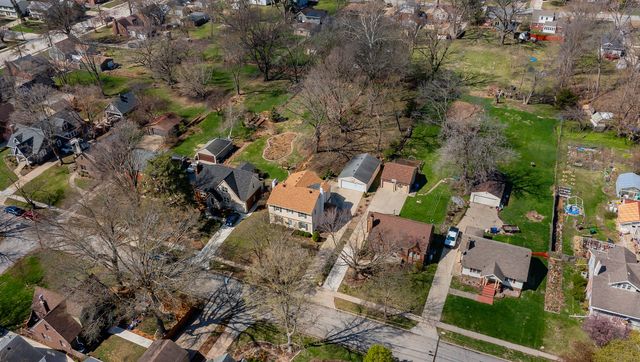 2010 44th Street, Des Moines, IA 50310