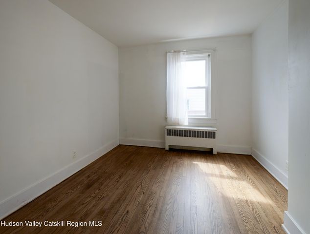 29 Ten Broeck Avenue, Hudson, NY 12534