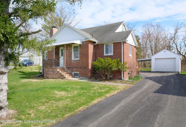 29 Ten Broeck Avenue, Hudson, NY 12534