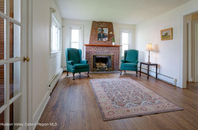 29 Ten Broeck Avenue, Hudson, NY 12534