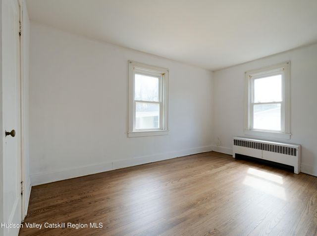 29 Ten Broeck Avenue, Hudson, NY 12534