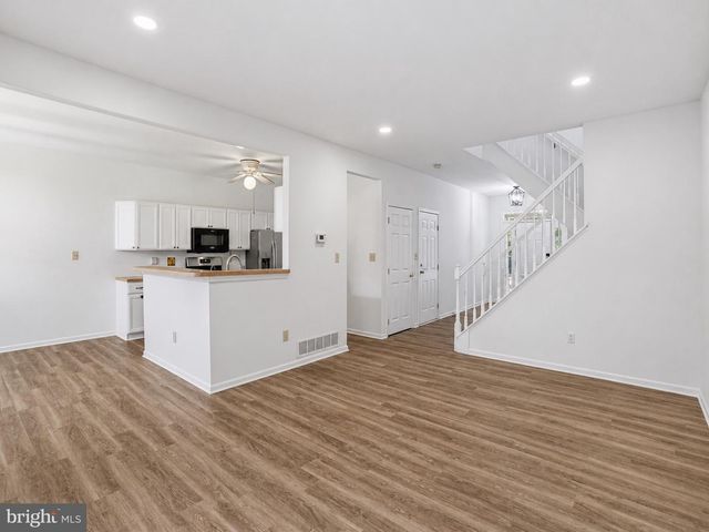 344 S WATERFORD LN, Wilmington, DE 19808