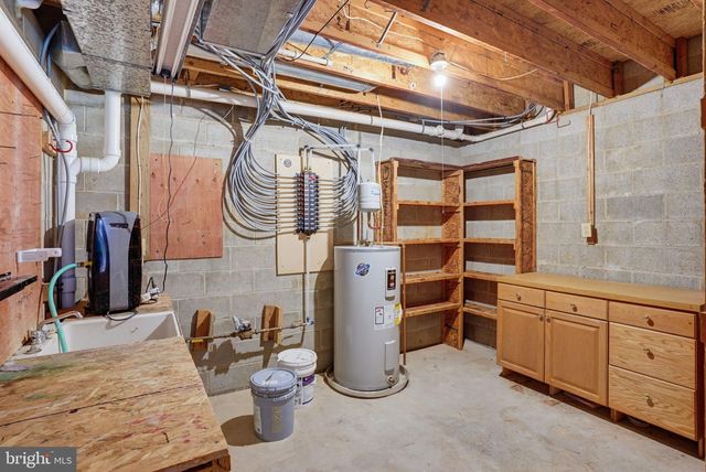 344 S WATERFORD LN, Wilmington, DE 19808