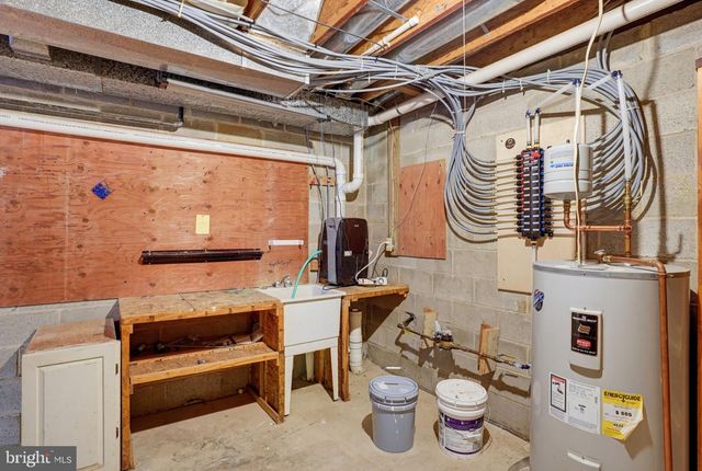 344 S WATERFORD LN, Wilmington, DE 19808