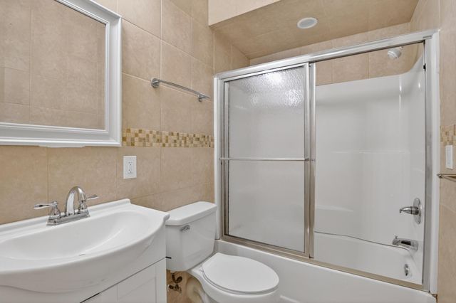 1802 E HUNTINGDON ST, Philadelphia, PA 19125