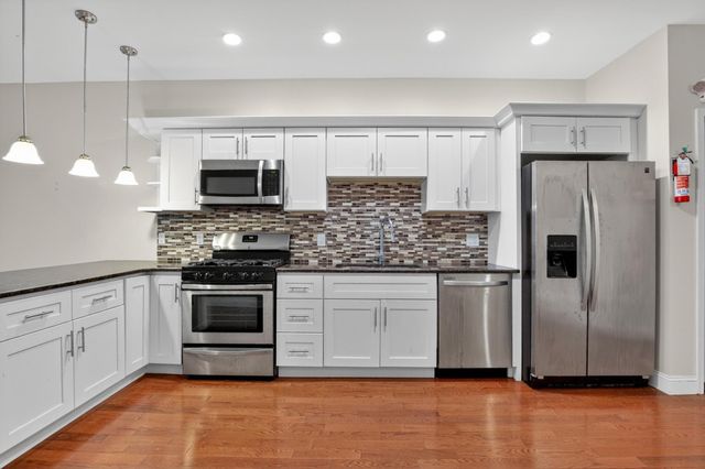 1802 E HUNTINGDON ST, Philadelphia, PA 19125