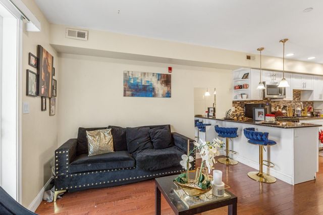 1802 E HUNTINGDON ST, Philadelphia, PA 19125