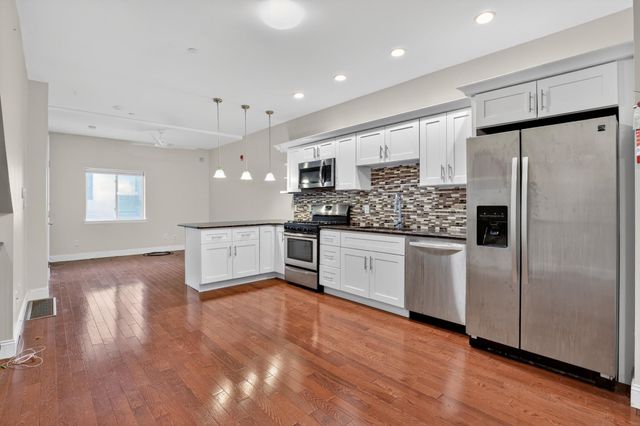 1802 E HUNTINGDON ST, Philadelphia, PA 19125