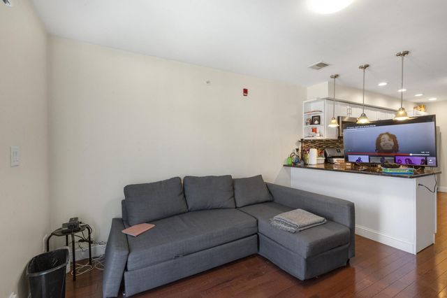 1802 E HUNTINGDON ST, Philadelphia, PA 19125