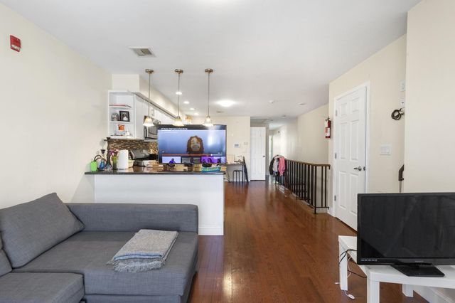 1802 E HUNTINGDON ST, Philadelphia, PA 19125