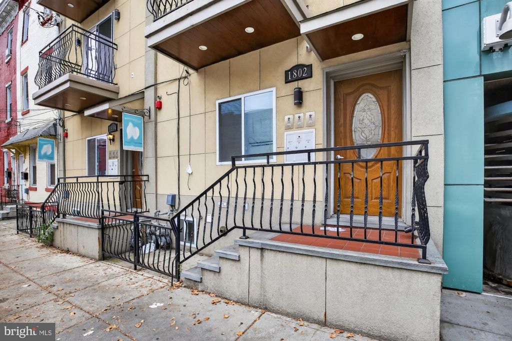 1802 E HUNTINGDON ST, Philadelphia, PA 19125