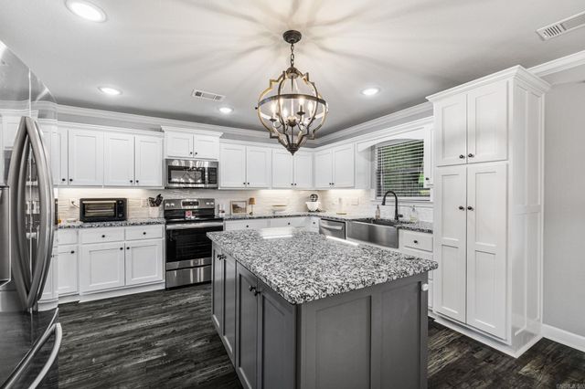 33 Cimarron Cir, Cabot, AR 72023