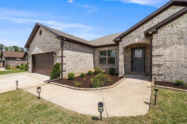 33 Cimarron Cir, Cabot, AR 72023