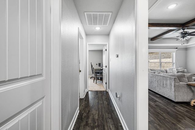 33 Cimarron Cir, Cabot, AR 72023