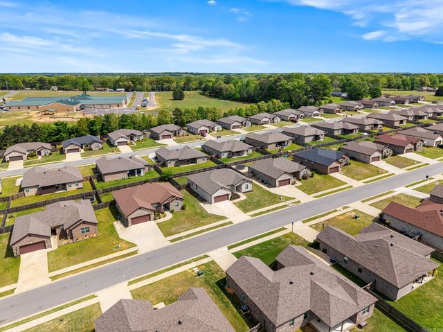 33 Cimarron Cir, Cabot, AR 72023