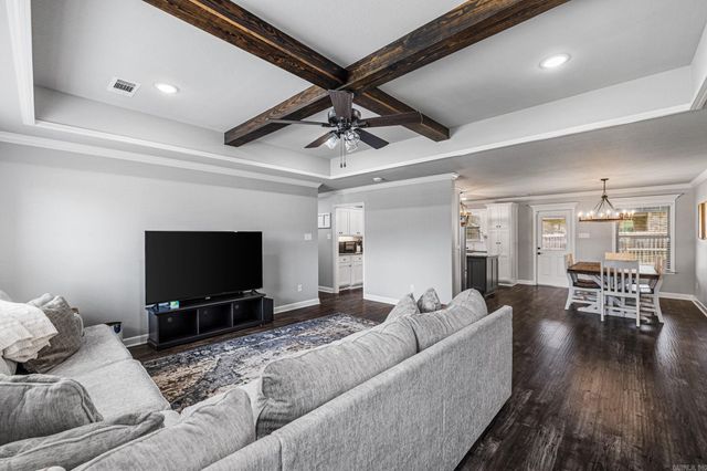 33 Cimarron Cir, Cabot, AR 72023