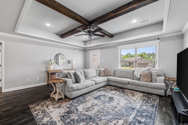 33 Cimarron Cir, Cabot, AR 72023