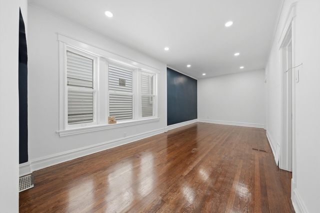 710 E 92nd Place, Chicago, IL 60619