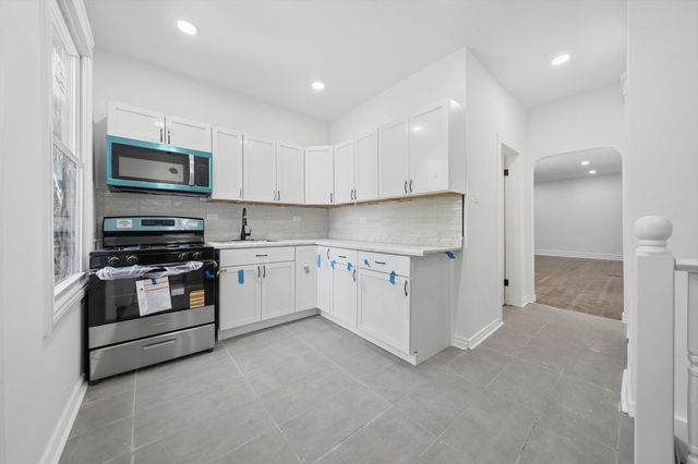 710 E 92nd Place, Chicago, IL 60619