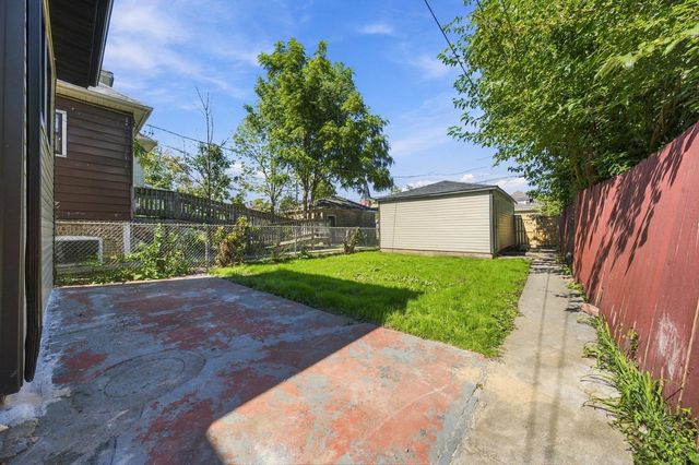 710 E 92nd Place, Chicago, IL 60619