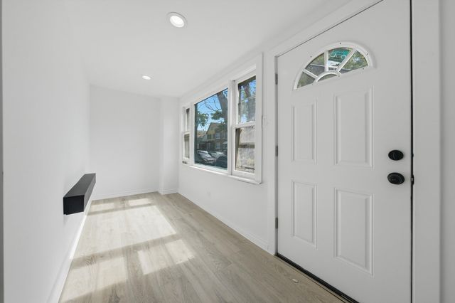 710 E 92nd Place, Chicago, IL 60619
