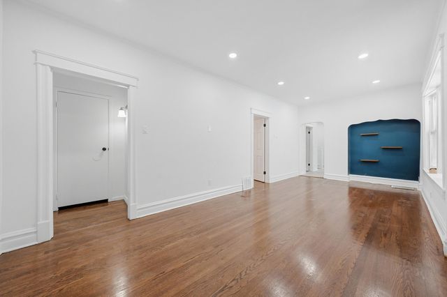 710 E 92nd Place, Chicago, IL 60619