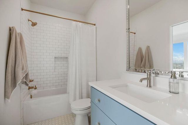 13206 W 48th Street, Shawnee, KS 66216