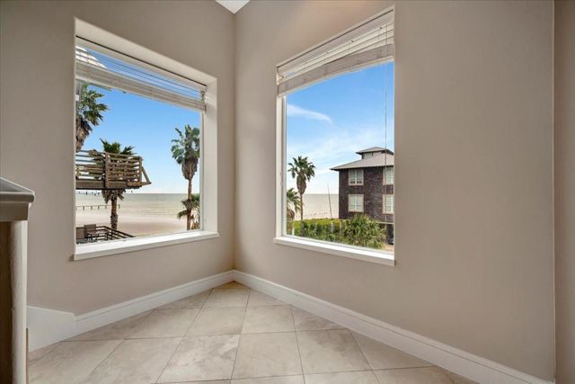 1202 Todville Road, Seabrook, TX 77586