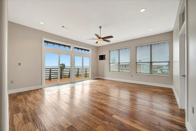 1202 Todville Road, Seabrook, TX 77586