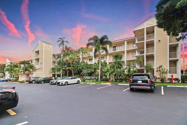 7270 Ashford Place 106, Delray Beach, FL 33446