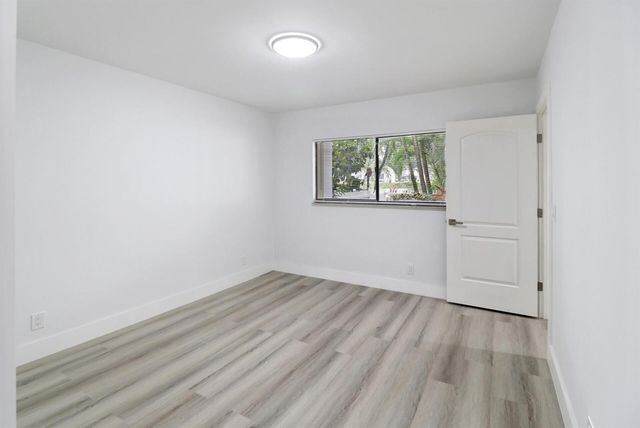 7270 Ashford Place 106, Delray Beach, FL 33446