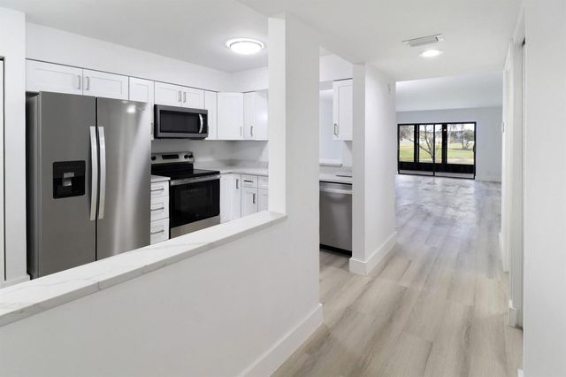 7270 Ashford Place 106, Delray Beach, FL 33446
