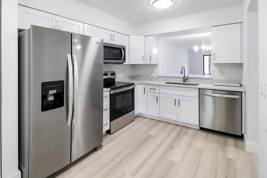 7270 Ashford Place 106, Delray Beach, FL 33446