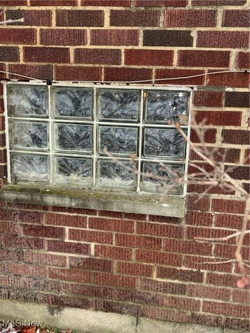 8220 Garfield Boulevard, Garfield Heights, OH 44125