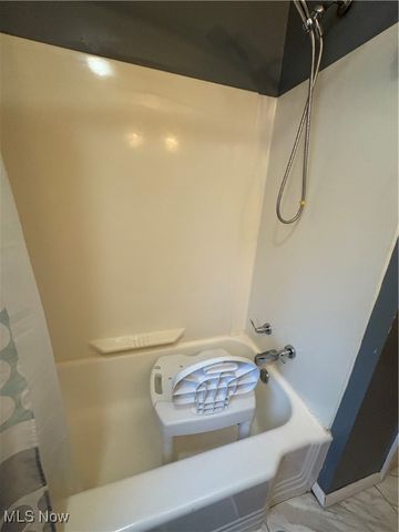 8220 Garfield Boulevard, Garfield Heights, OH 44125