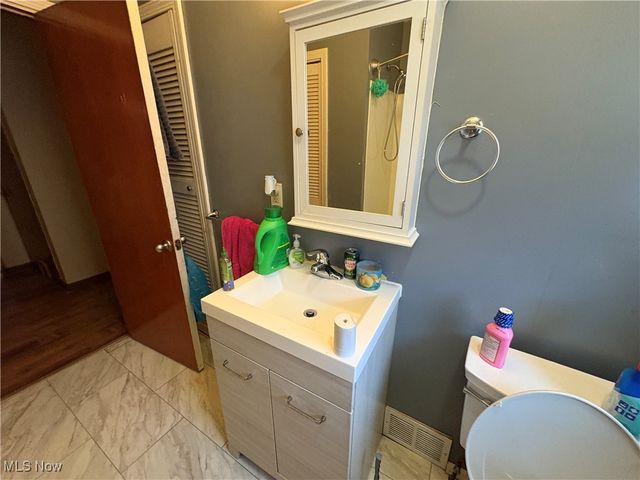 8220 Garfield Boulevard, Garfield Heights, OH 44125