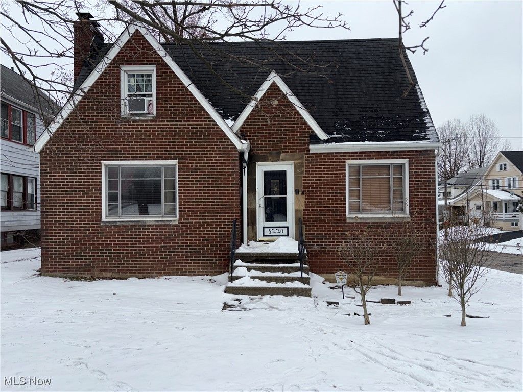 8220 Garfield Boulevard, Garfield Heights, OH 44125