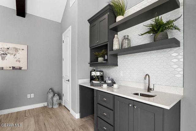 996 Willow River Drive, El Paso, TX 79932