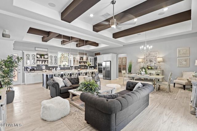 996 Willow River Drive, El Paso, TX 79932