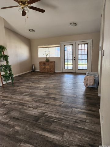 5815 Kim Valley, San Antonio, TX 78242